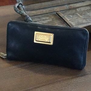 Marc Jacobs black leather wallet